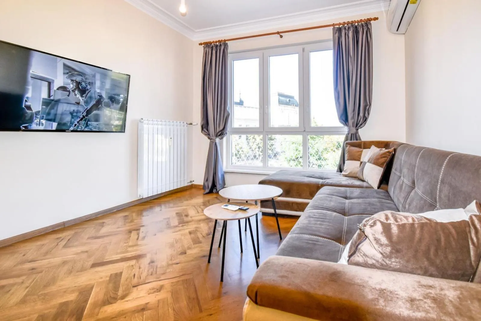 Stunning 2Bdr Condo On Historic Location In Center Sofia