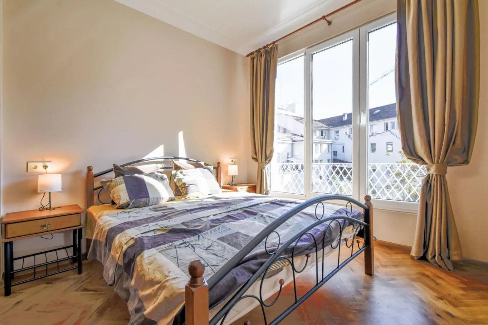 Stunning 2Bdr Condo On Historic Location In Center Sofia Bulgarije